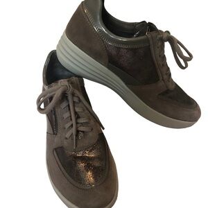 Stonefly Brown‎ Glitter Suede Patent Leather Mid Top Sneaker. Size 7.